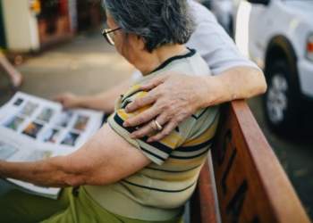 Tips merawat lansia alzheimer