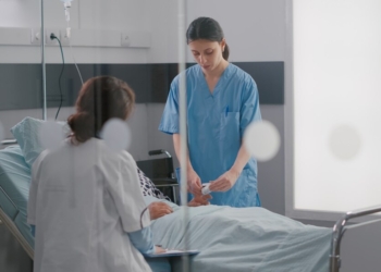 Tips Memilih Perawat Pasien Koma