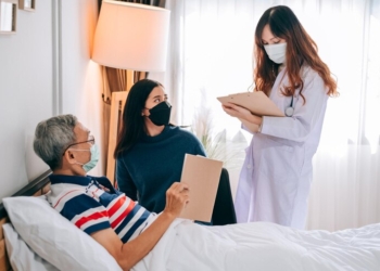 Biaya Perawat Visit dan Keuntungannya untuk Pasien di Rumah