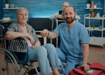 Peran Caregiver Laki-Laki dalam Merawat Pasien dengan Gangguan Neurologis