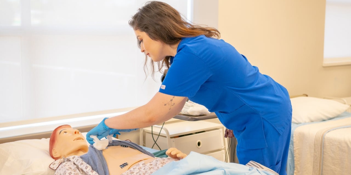 mengapa pasien stroke perlu didampingi caregiver profesional