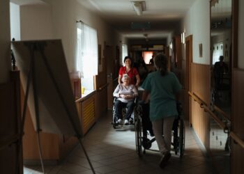 pendamping pasien stroke di rumah