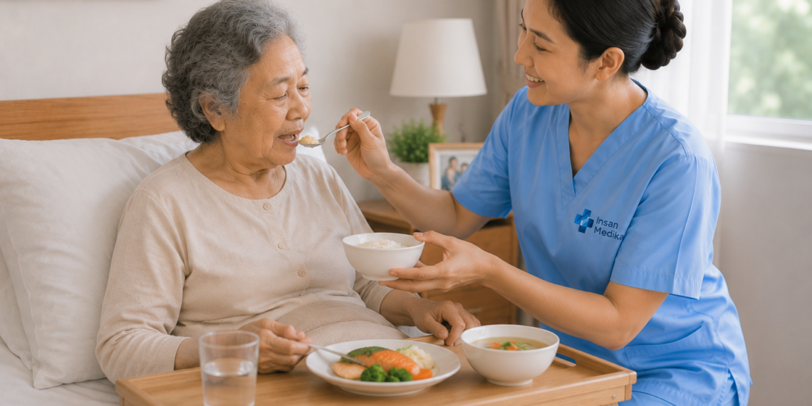 Lansia Butuh Bantuan untuk Aktivitas Sehari-hari? Home Care Hadir sebagai Solusi!