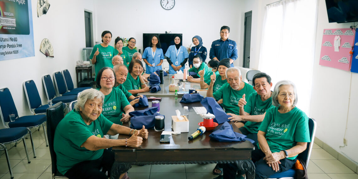 csr insan medika di panti jompo kidung salomo agape
