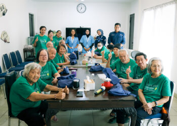 csr insan medika di panti jompo kidung salomo agape