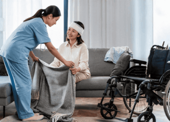 Bingung Cara Aman Merawat Pasien Pasca Operasi di Rumah? Kenali Peran Home Care