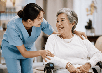 Bingung Memilih Caregiver untuk Keluarga? Ini Cara Menemukan Pendamping yang Tepat